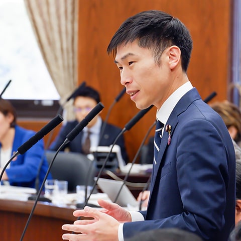 山添拓